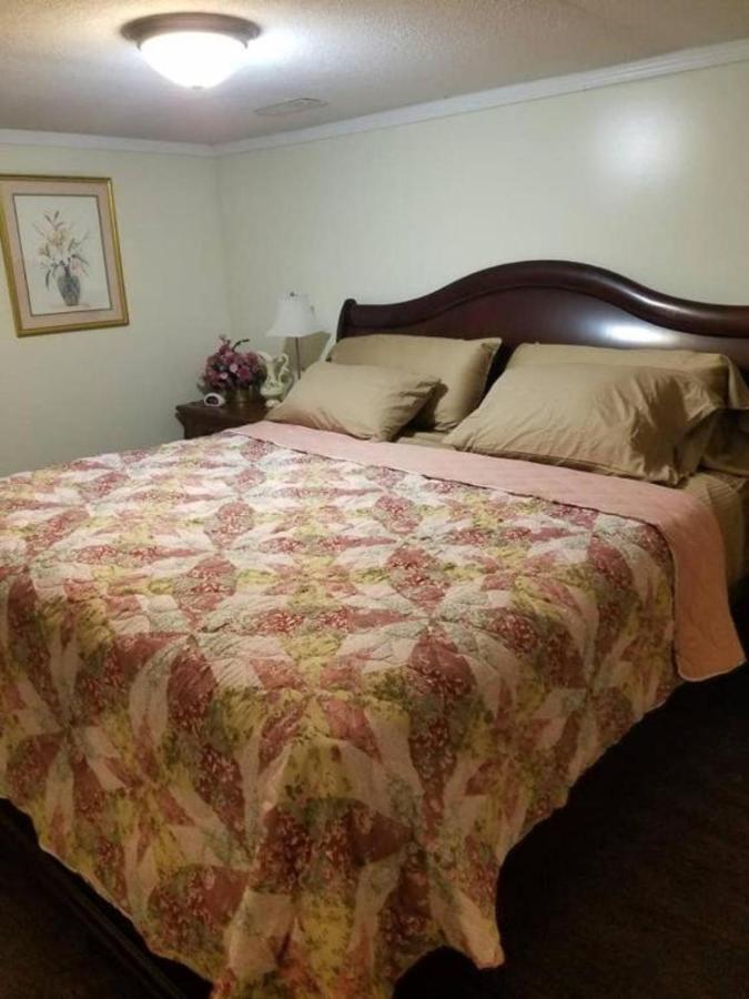 Cheap East Knoxville Basement Studio Exterior foto